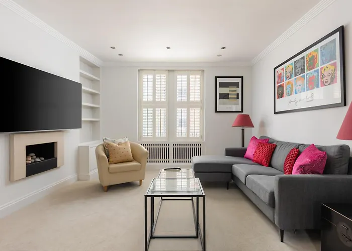 New! Elegant Chelsea 1Br Flat, Zone 1, 9Min Totube