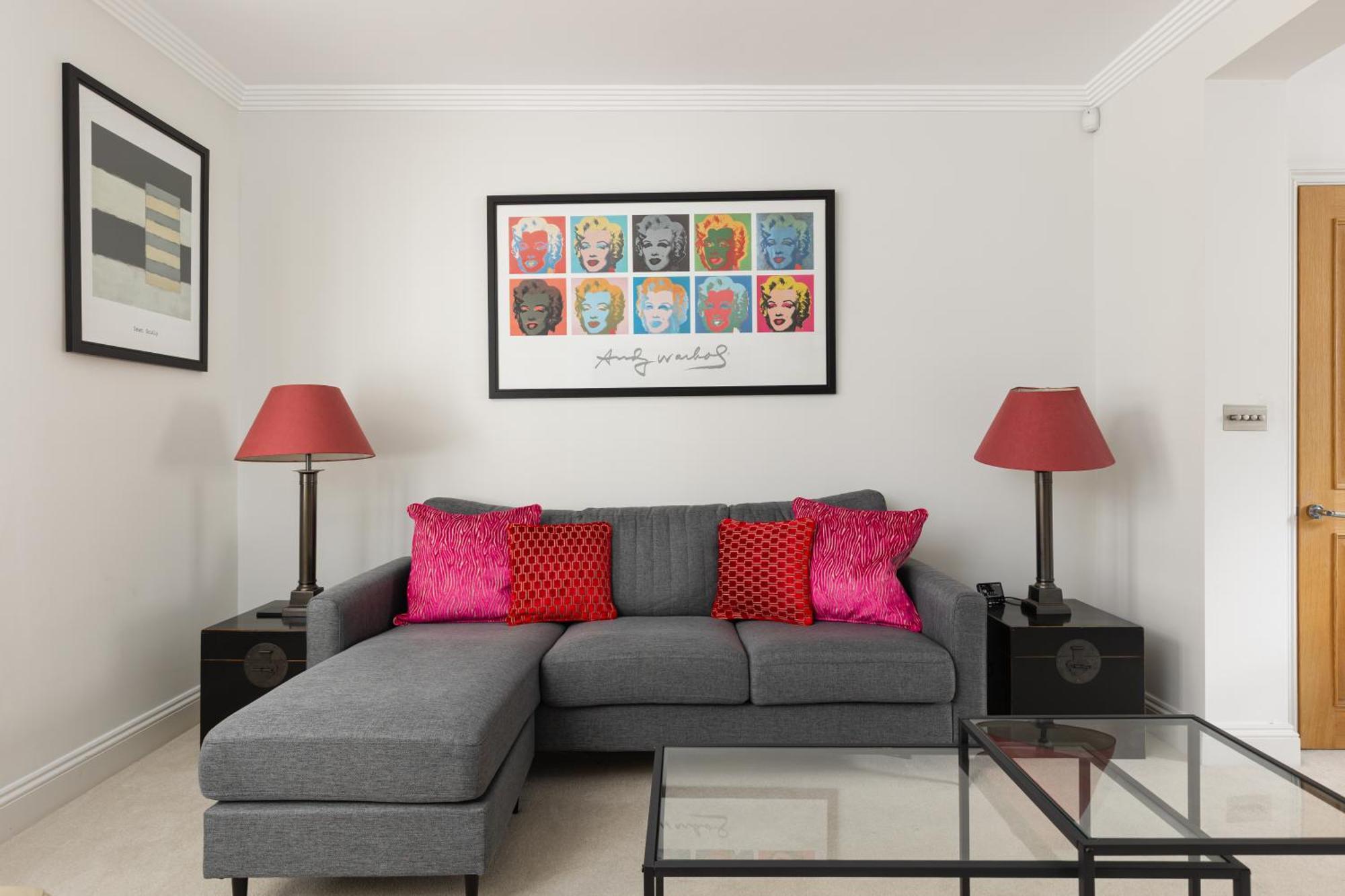 New! Elegant Chelsea 1br Flat, Zone 1, 9min Totube Apartamento Londres